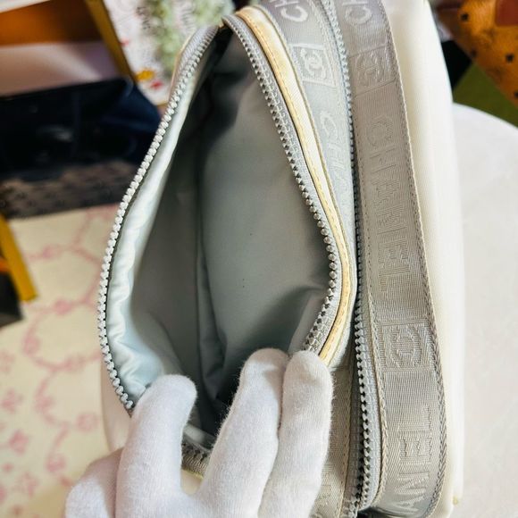 Rare Chanel Rose Floral CC Logo Large Cosmetic Double Zip Pouch Bag Clutch - Picture 7 of 13